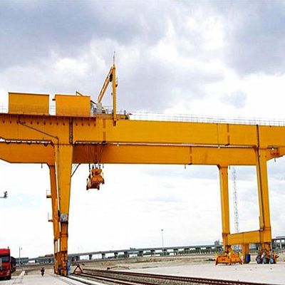 Großer doppelter beweglicher Bock Crane With Lifting Hoist des Träger-100t