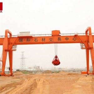 industrieller 20t Portalkran mit Zupacken